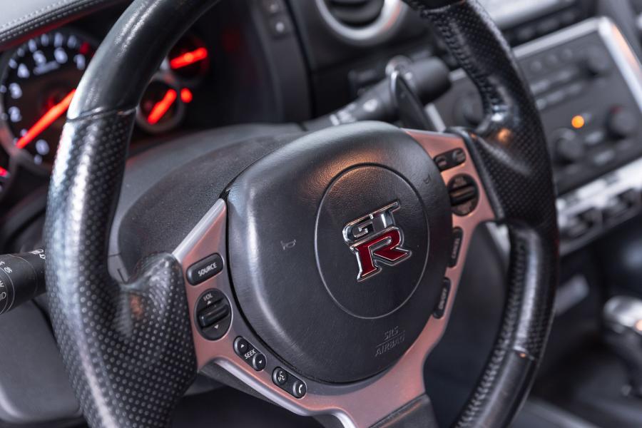 Детали интерьера Nissan GT-R Offroad Godzilla 2.0 2019 года  (фото 18 из 24)